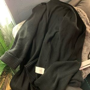 Long open black sweater no brand
